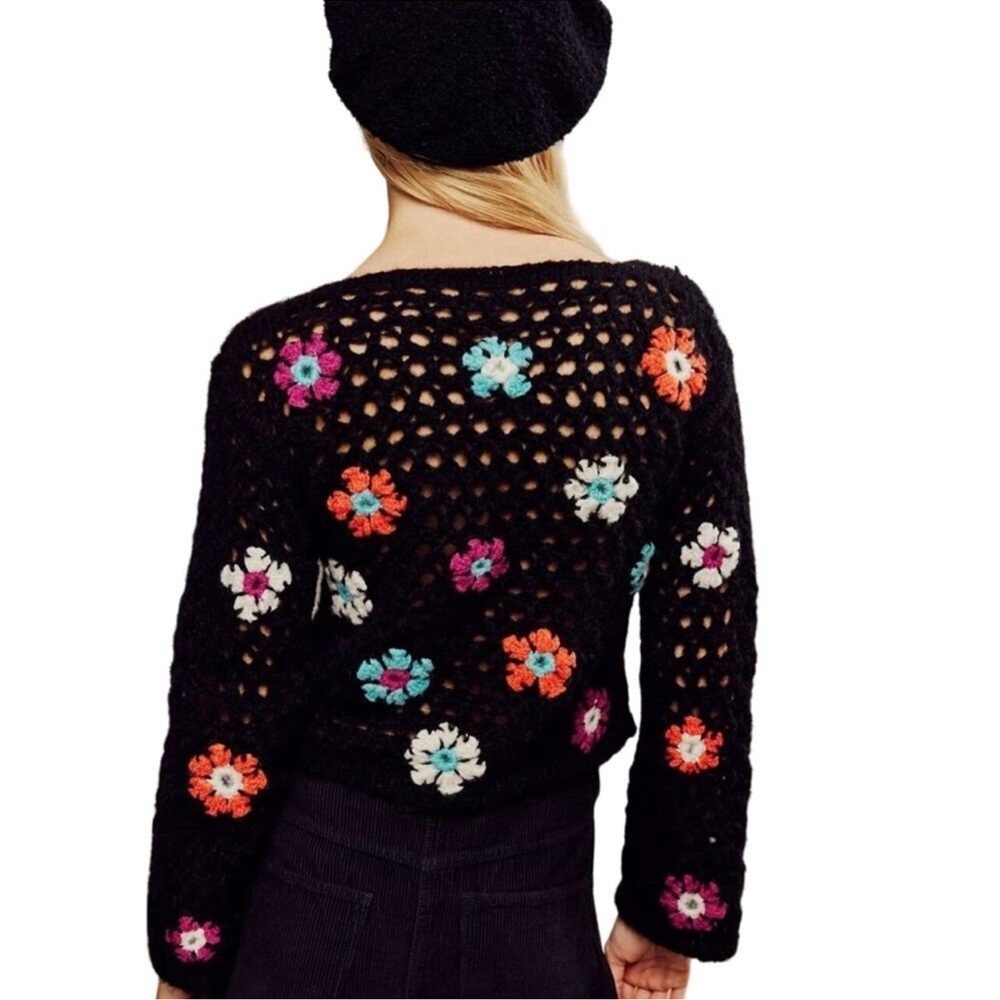 Free People x Tach Raza NWOT Floral Crochet Sweater Sz XS PTP 15”-18” Length 19” - Picture 3 of 8